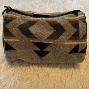 Pendleton High Grade Western Wear Pouch with Geometric Pattern